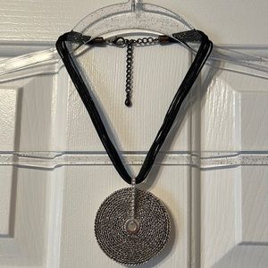 Silver Pendant Statement Necklace ✨